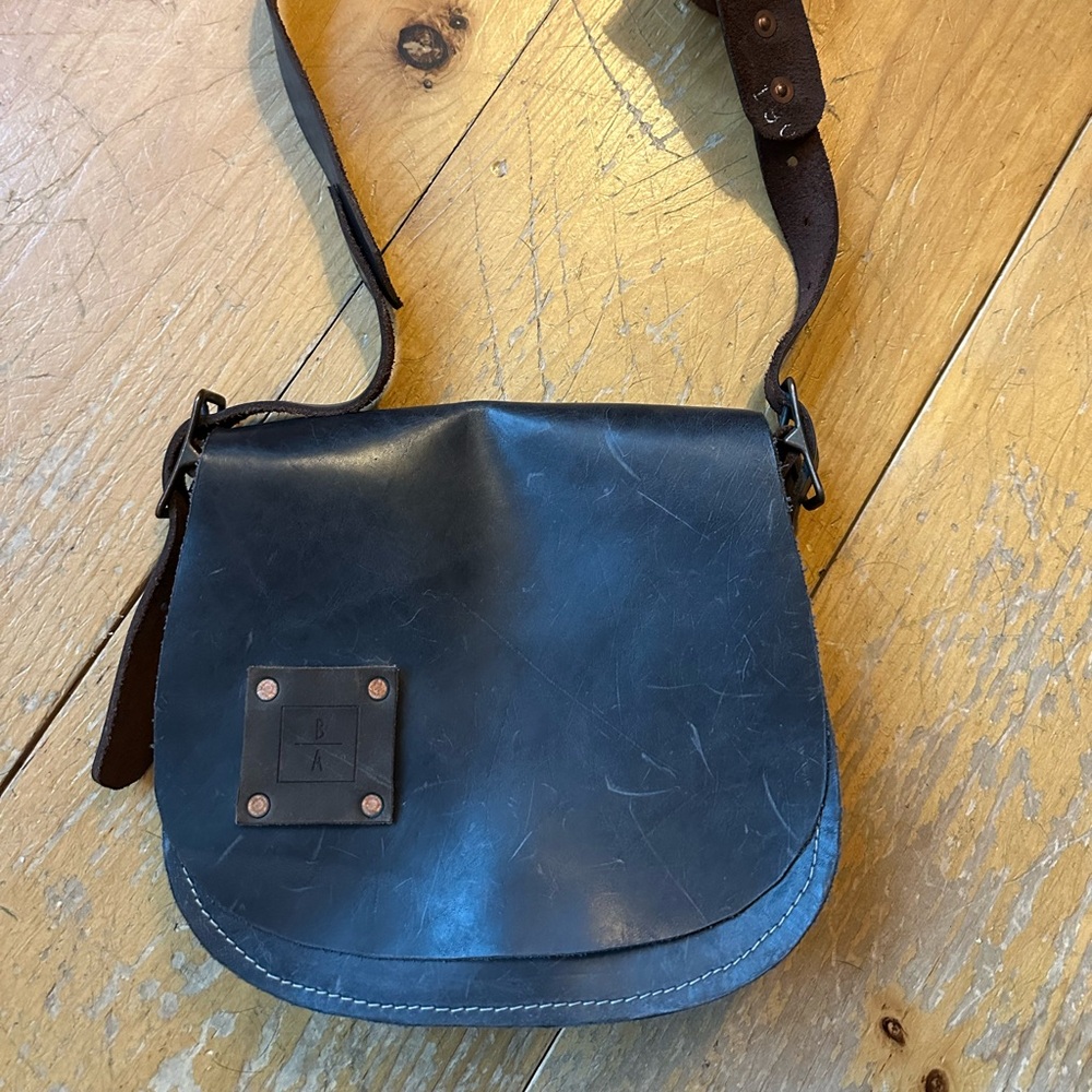 Bergamot & Amor “Craftsbury Common” crossbody bag.